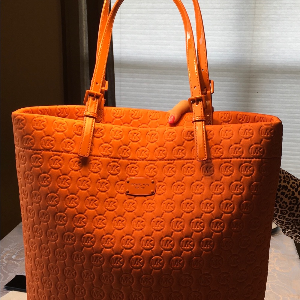 NWT MICHAEL KORS NEOPRENE TOTE TANGERINE